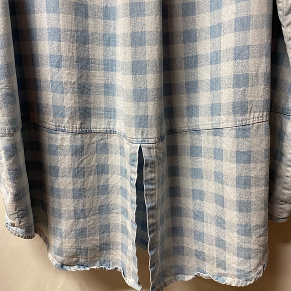 Denim shirt Chelsea & Theodore blue & white Ombre affect, back slit. Sleeveless - Picture 4 of 7